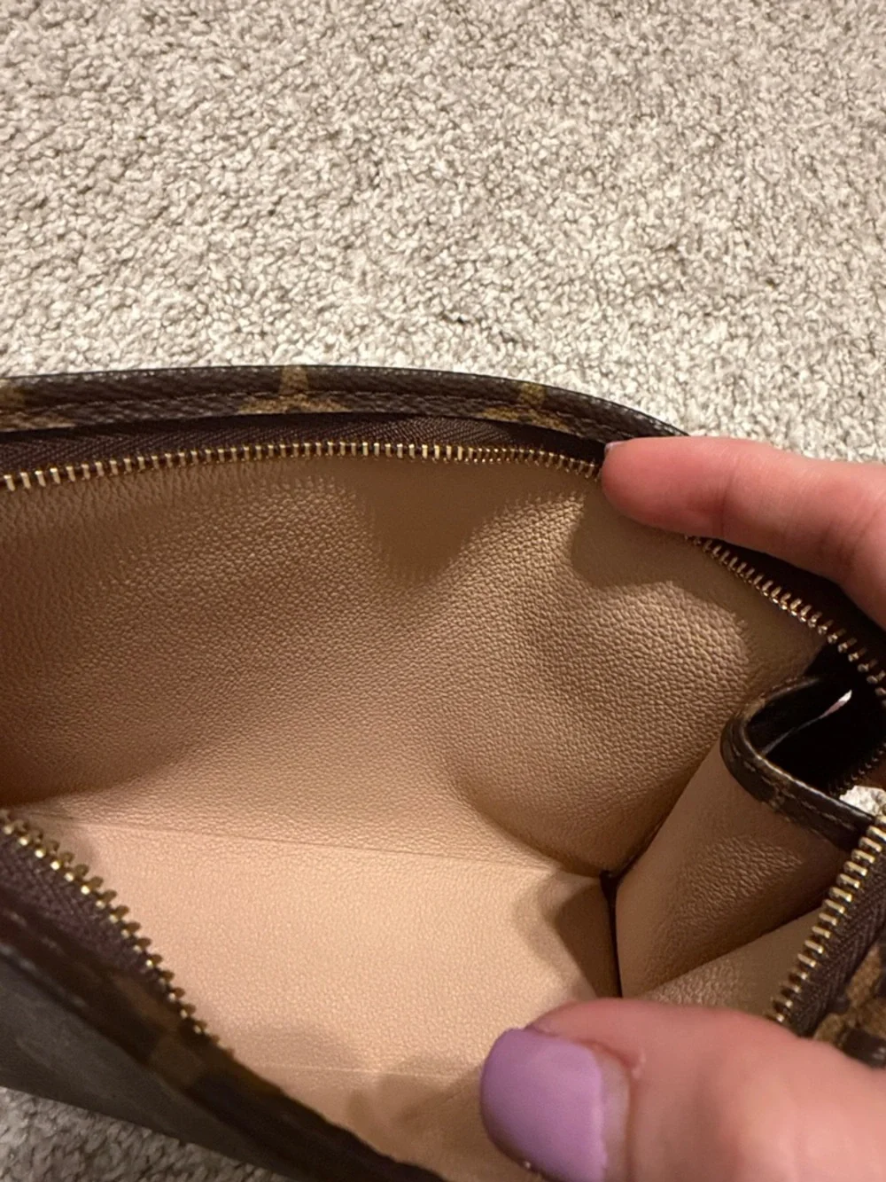 Louis Vuitton Monogram toiletry pouch 19 - Picture 2 of 10